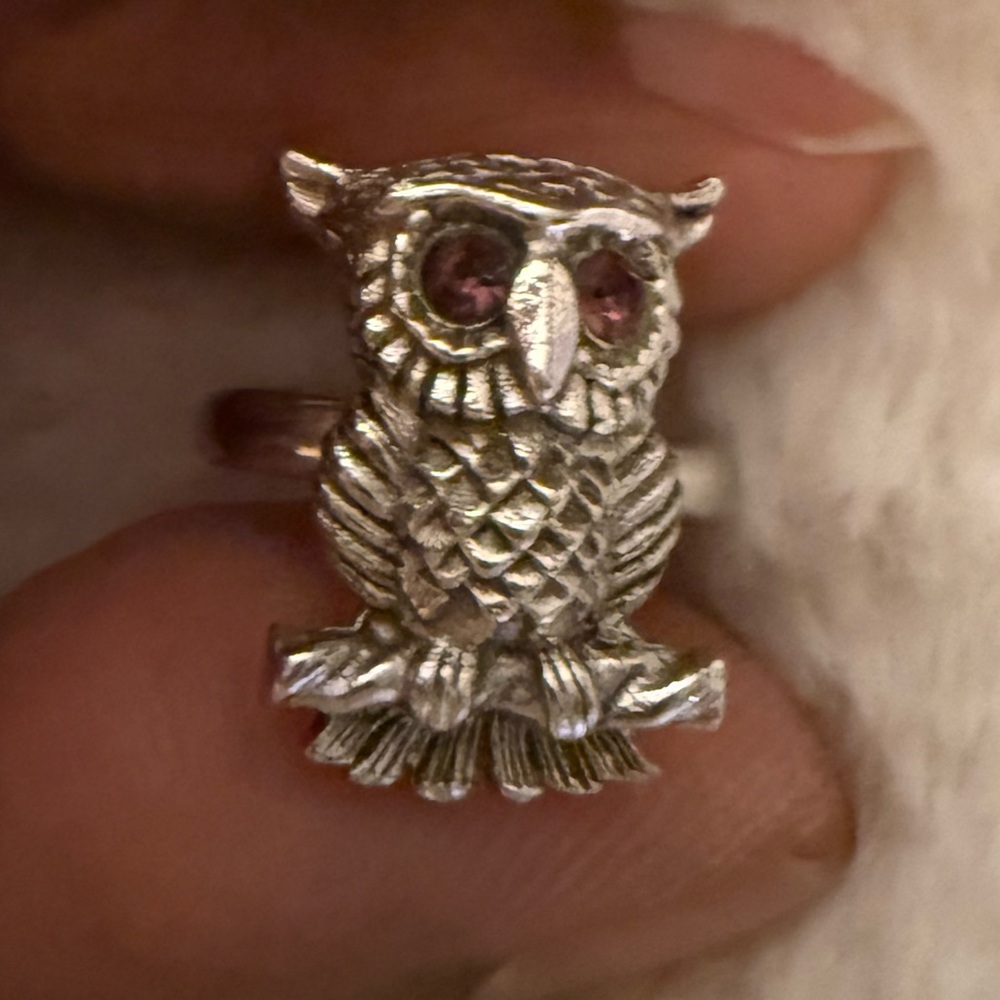 Sarah Coventry Silver-Tone Owl Ring with Purple Gemstone Eyes